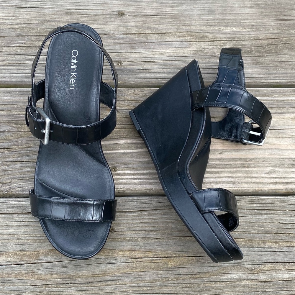 Calvin Klein Black genuine leather wedge heels style Jacie crocodile look sz 9.5